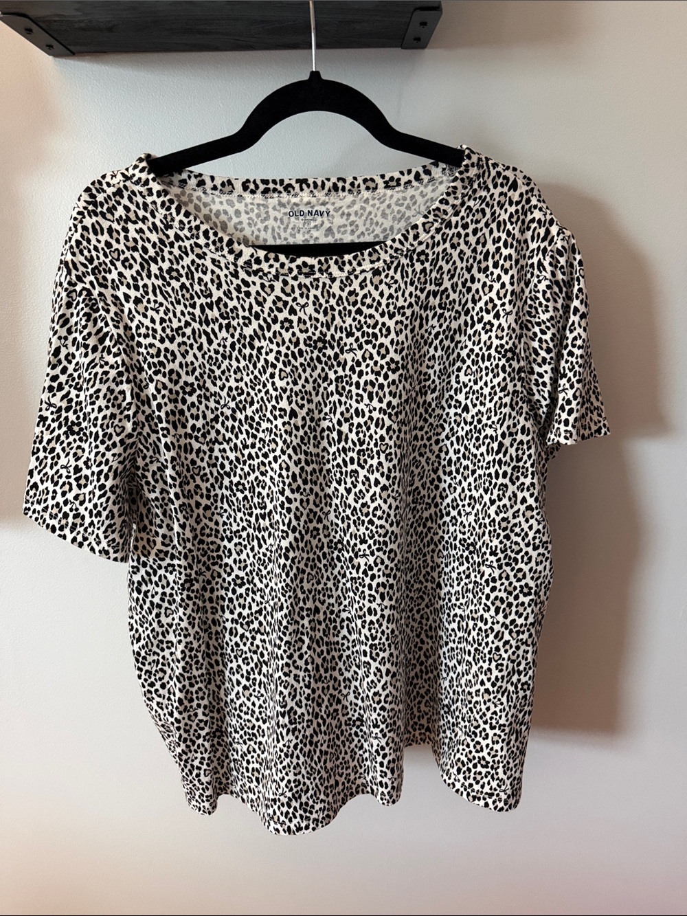 Old Navy Black & Cream Leopard Short Sleeve Tee